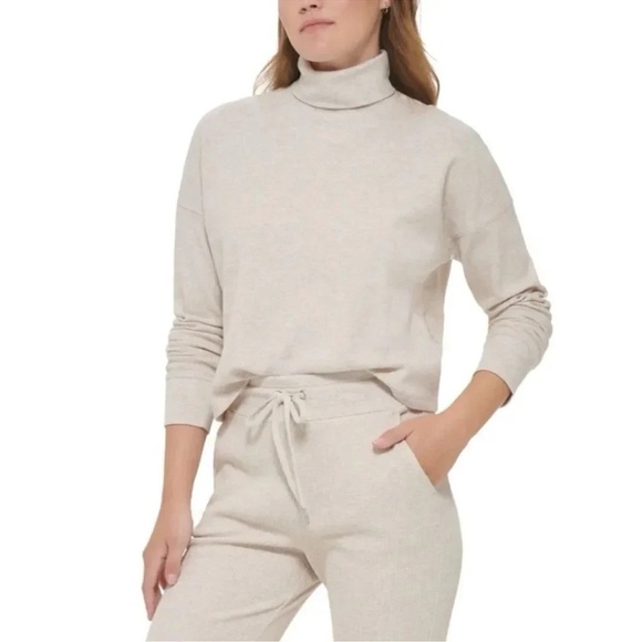 Calvin Klein Performance Women's Long Sleeve Turtleneck L size NWT - Picture 1 of 1